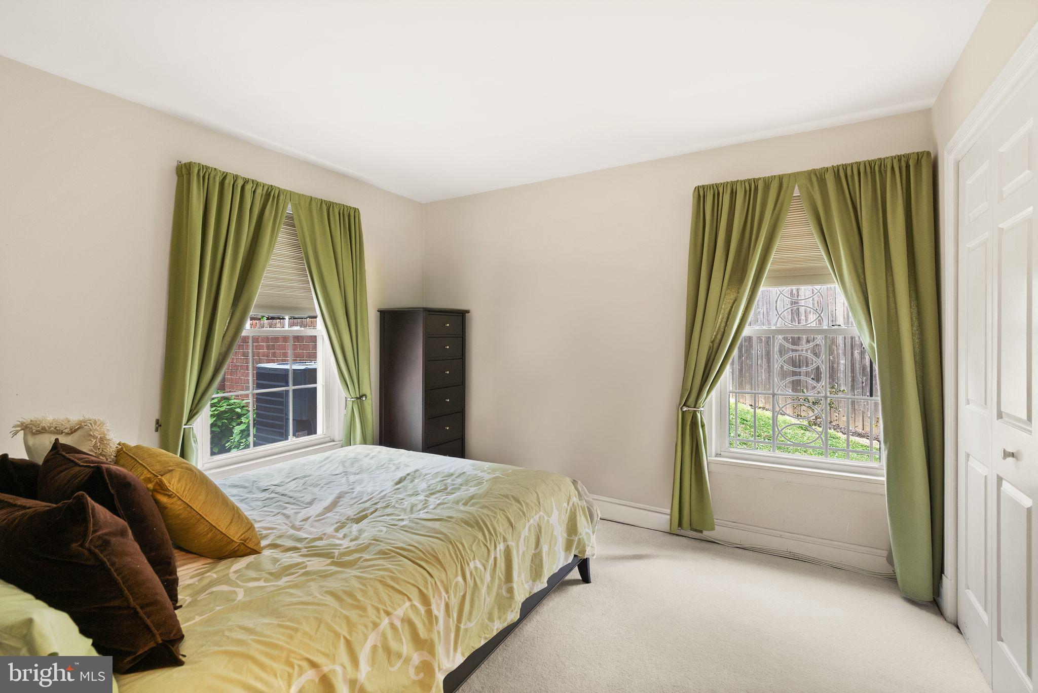 3267 SUTTON PLACE NW C