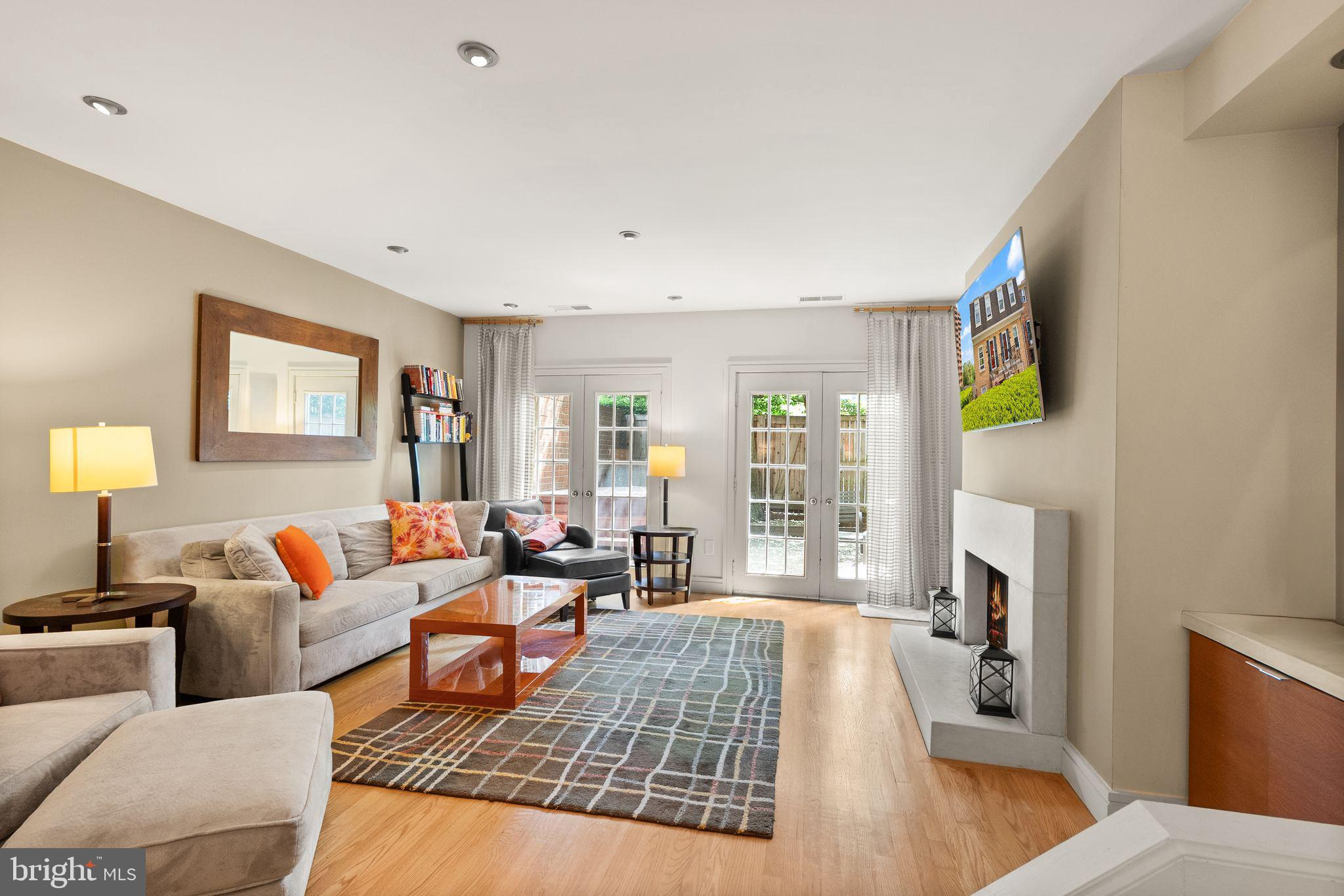 3267 SUTTON PLACE NW C