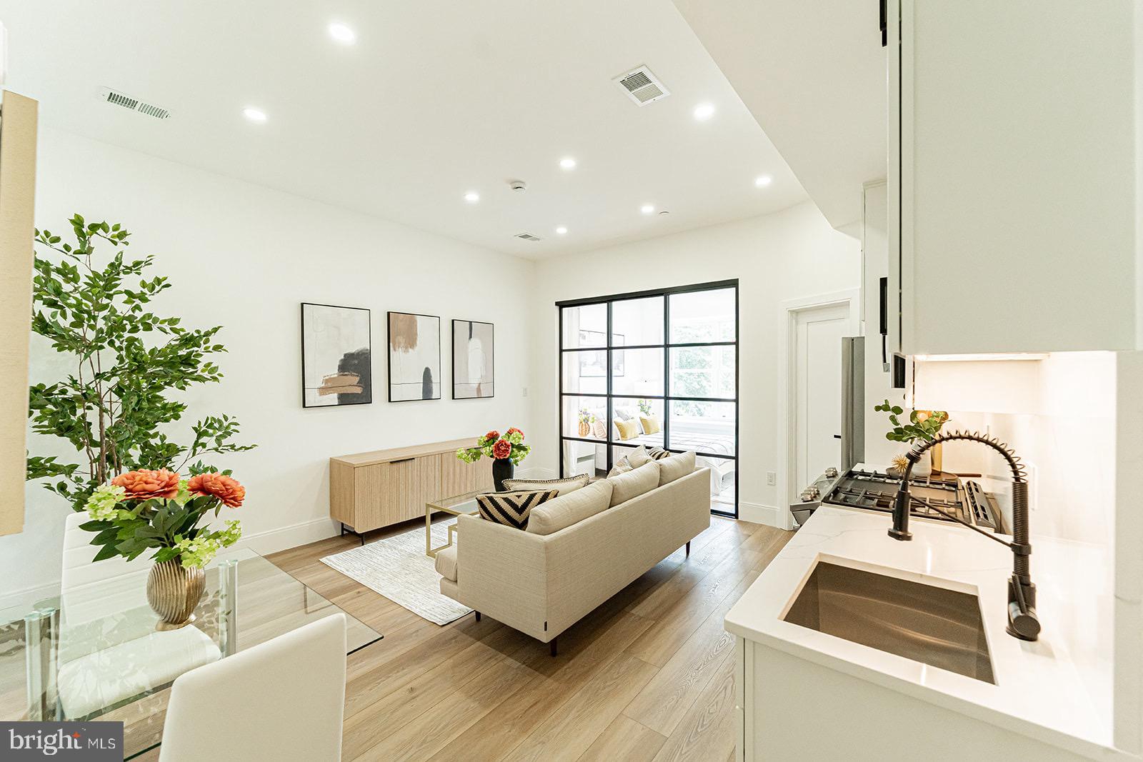 2517 ONTARIO ROAD NW 5