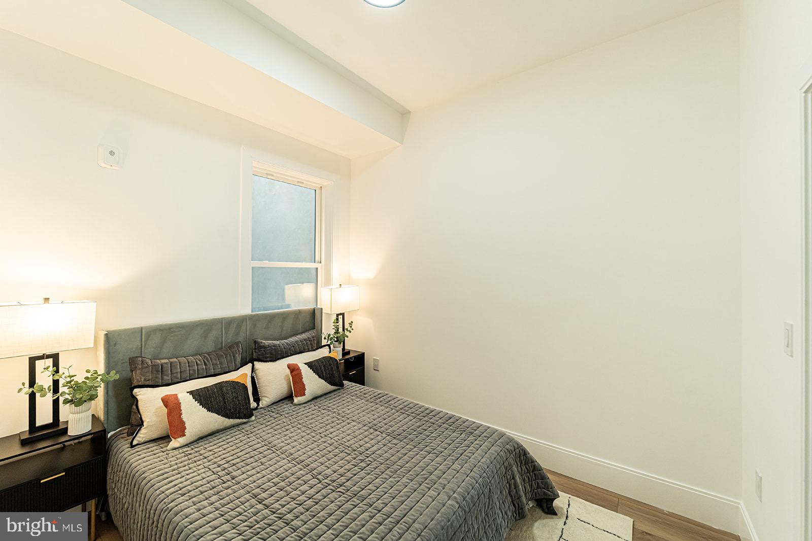 2517 ONTARIO ROAD NW 5