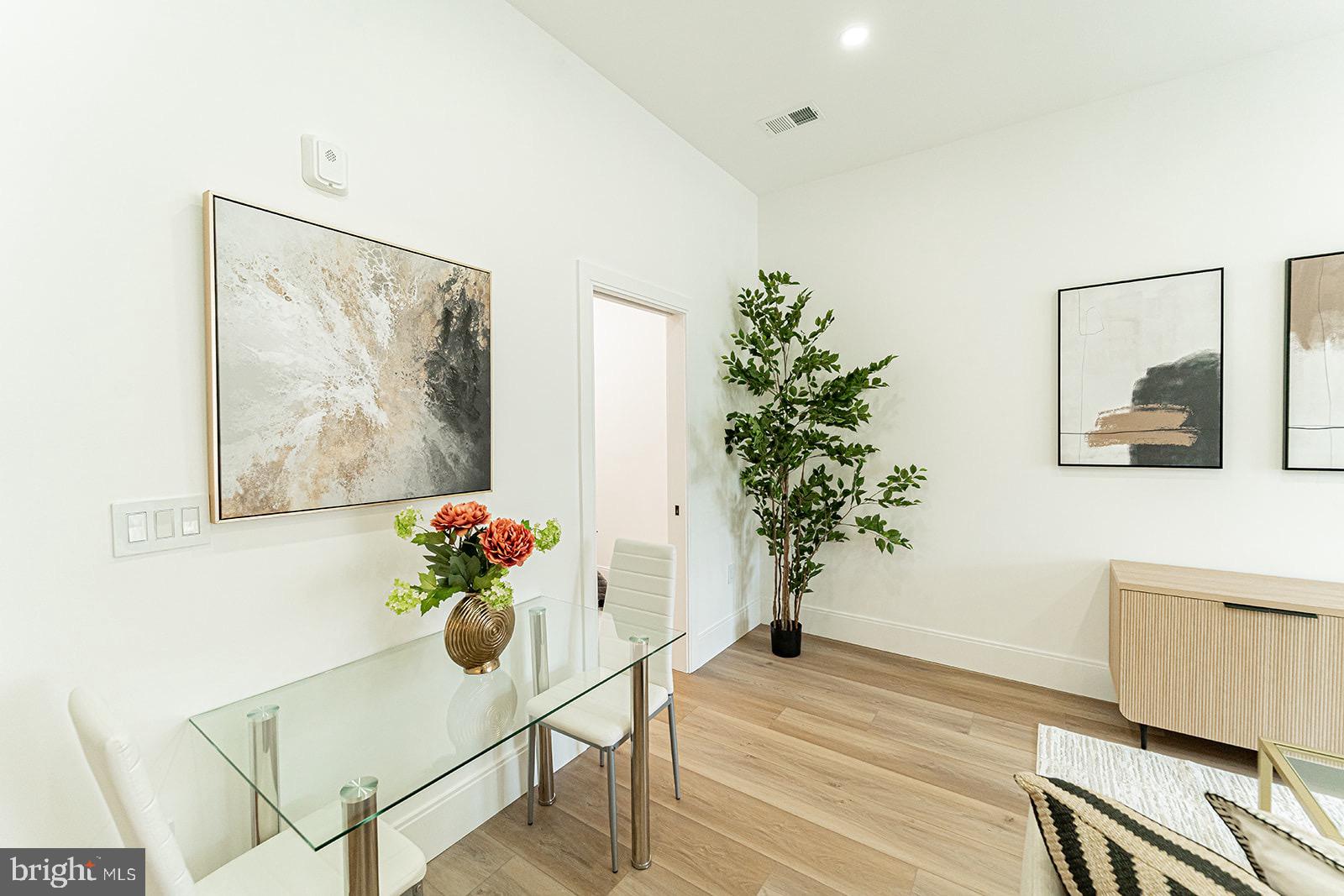 2517 ONTARIO ROAD NW 5