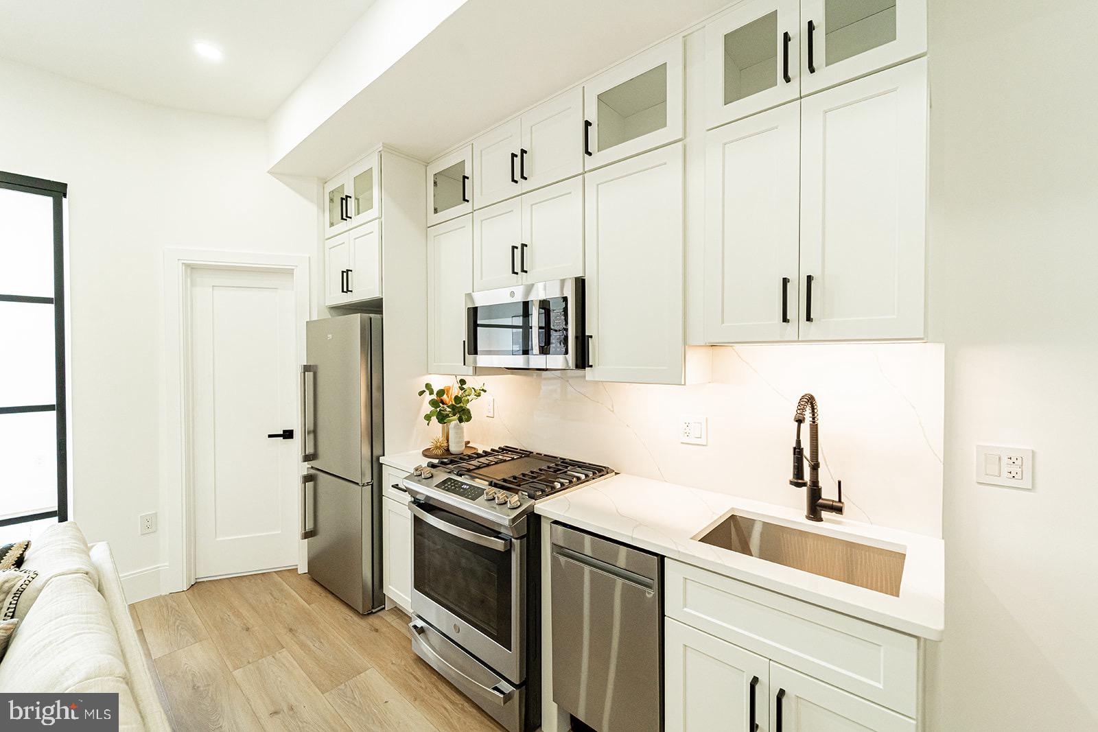 2517 ONTARIO ROAD NW 5