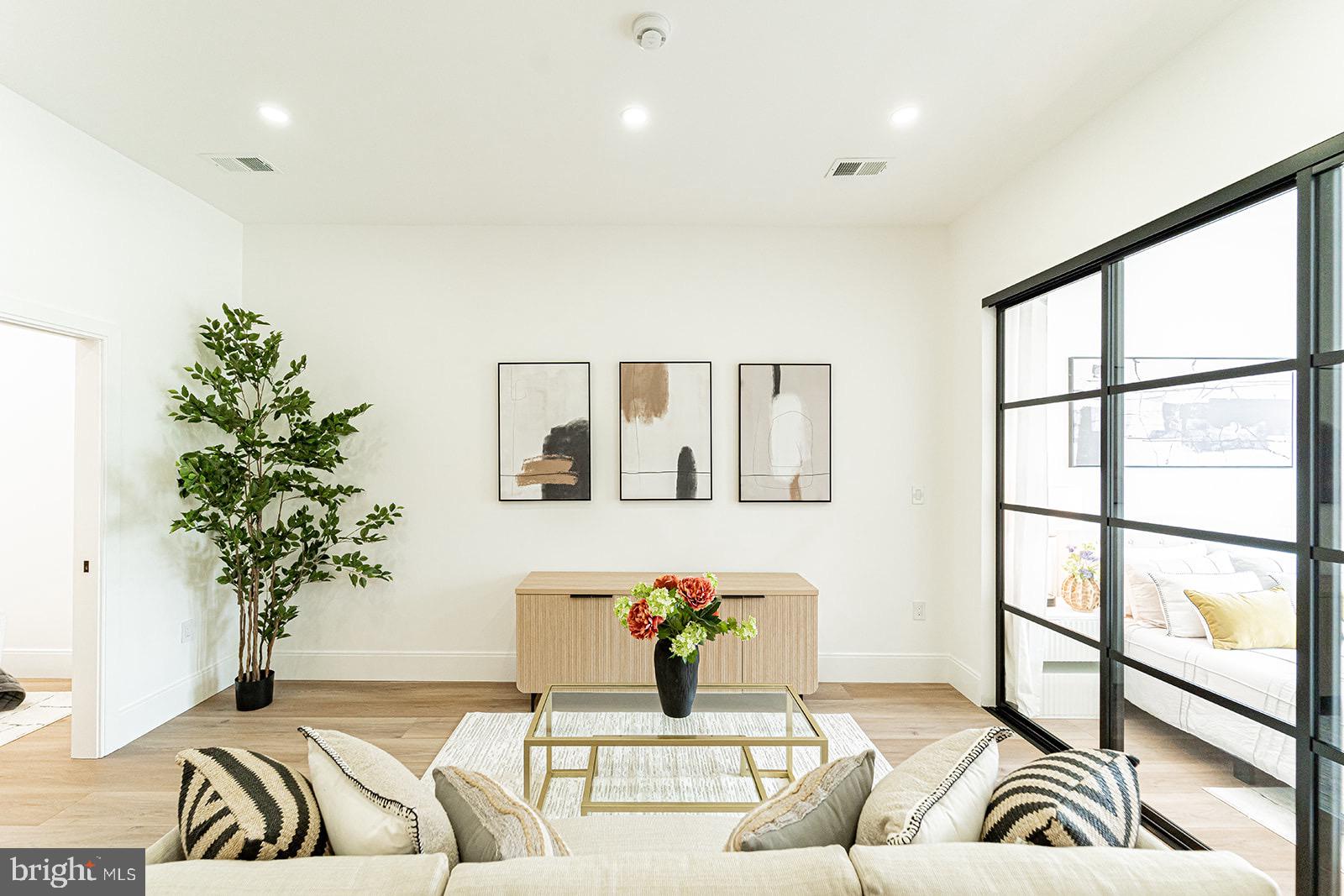 2517 ONTARIO ROAD NW 5