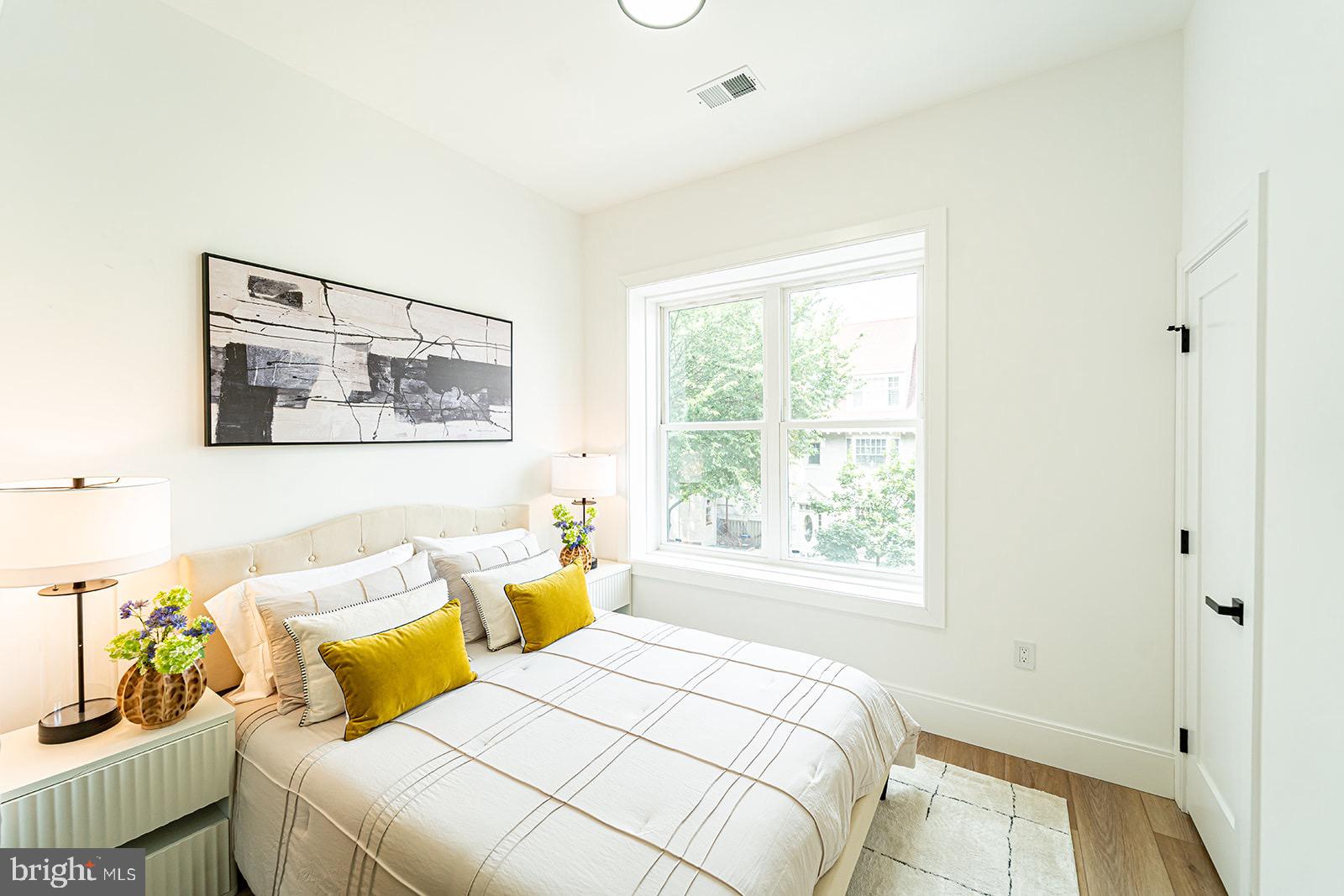 2517 ONTARIO ROAD NW 5