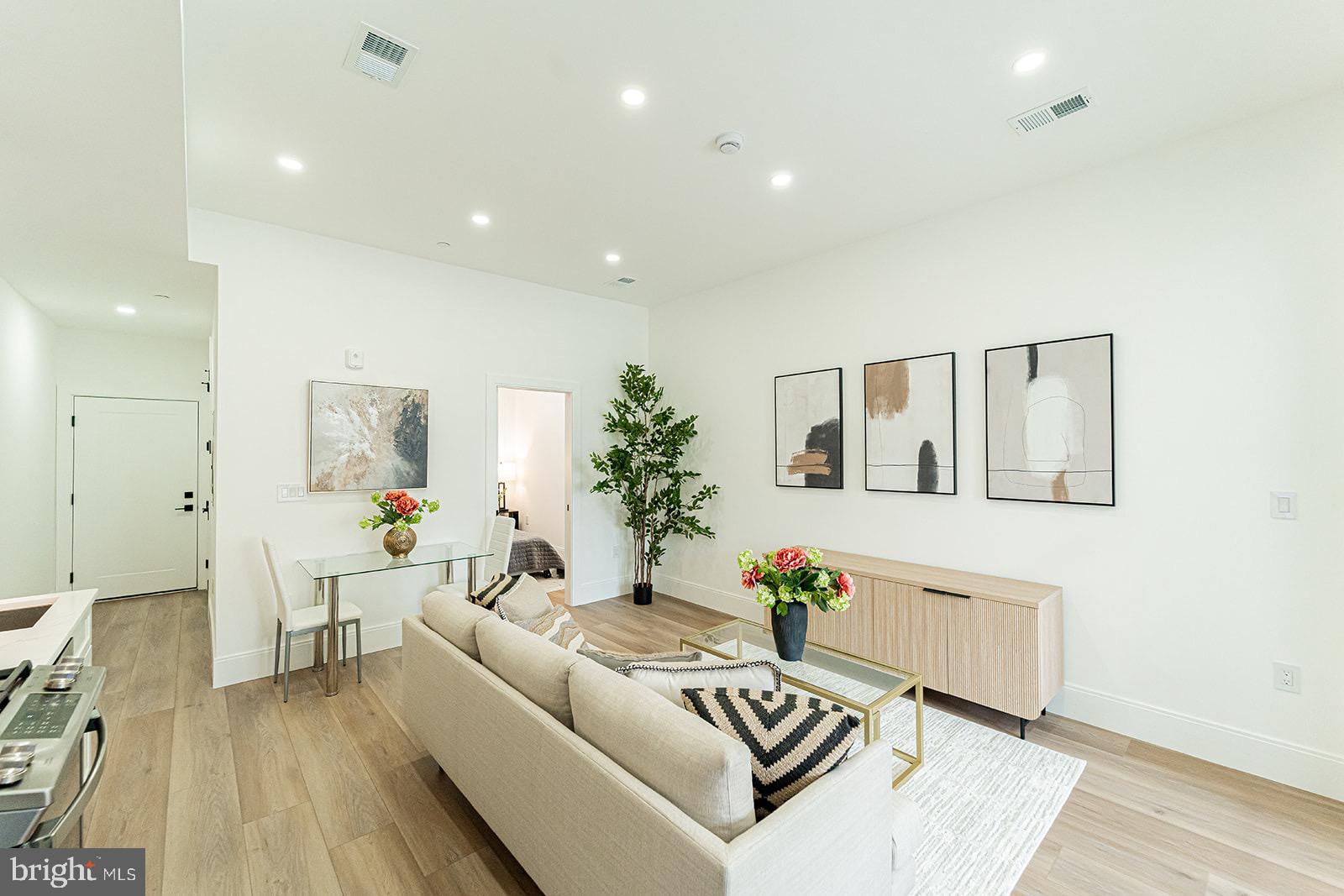 2517 ONTARIO ROAD NW 5