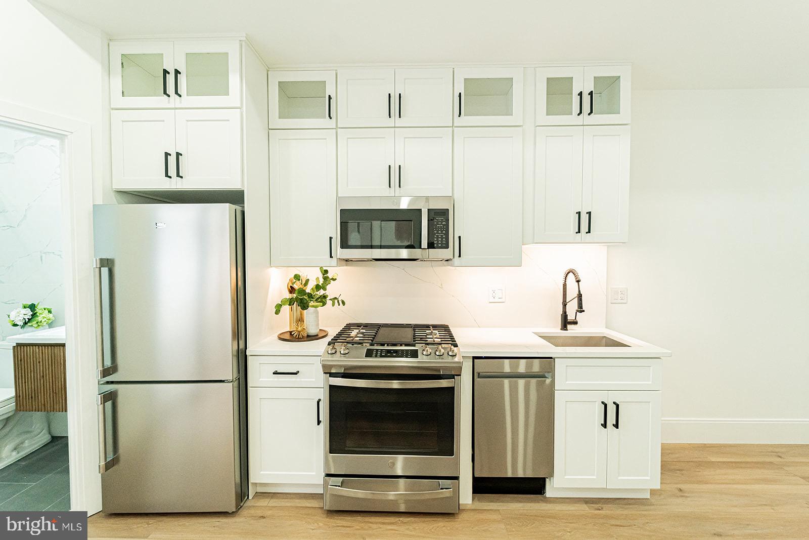 2517 ONTARIO ROAD NW 5