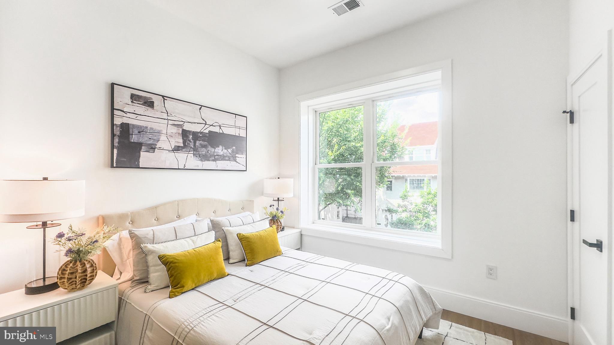 2517 ONTARIO ROAD NW 5