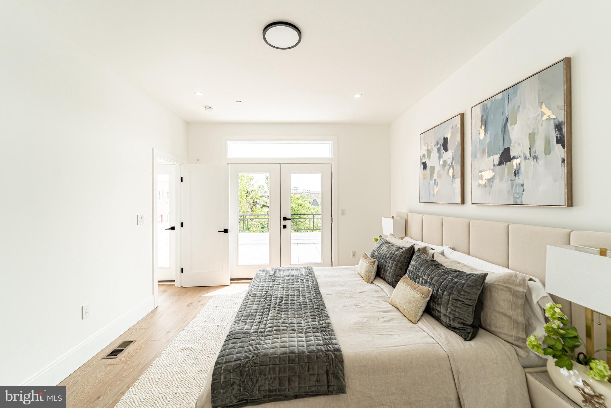 2517 ONTARIO ROAD NW PH8