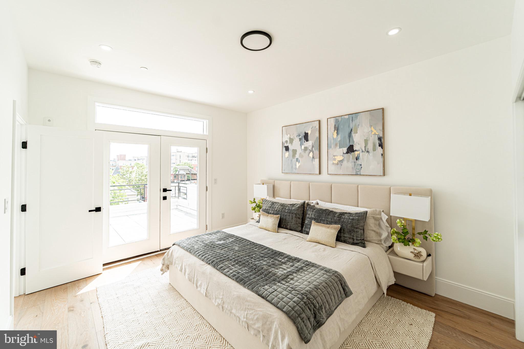 2517 ONTARIO ROAD NW PH8