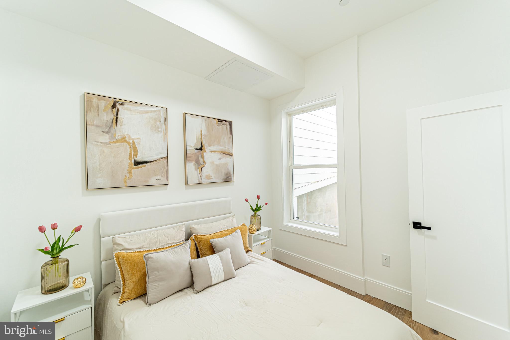 2517 ONTARIO ROAD NW PH8