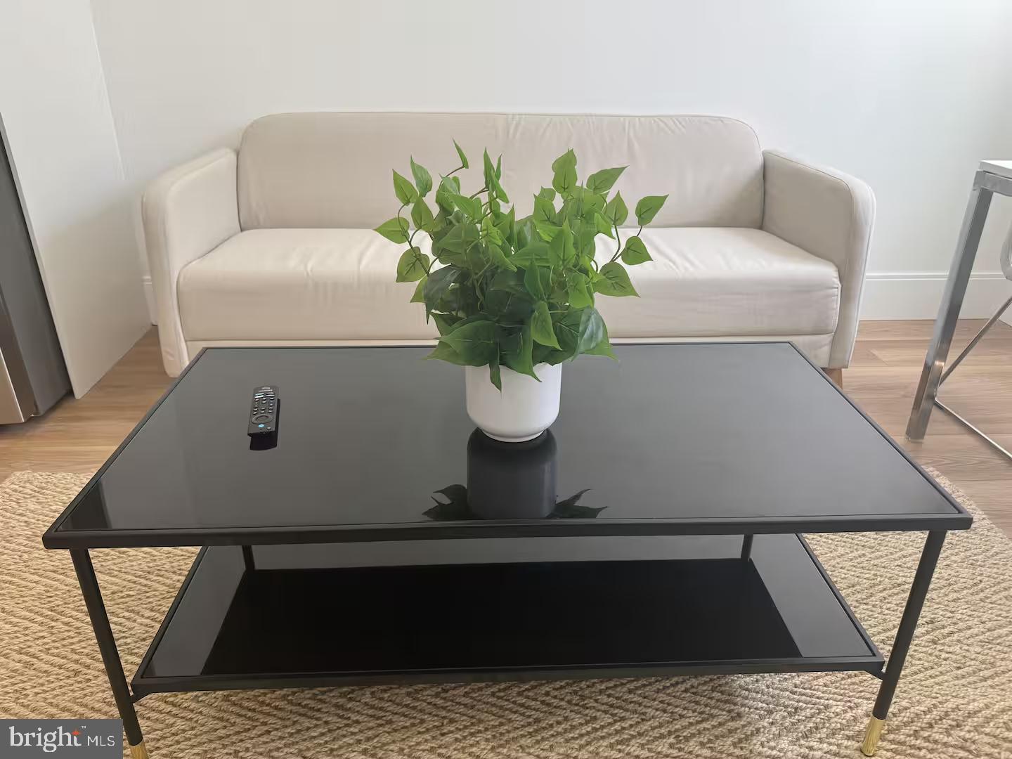 2517 ONTARIO ROAD NW 3