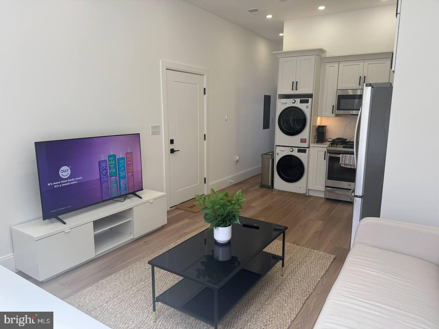 2517 ONTARIO ROAD NW 3