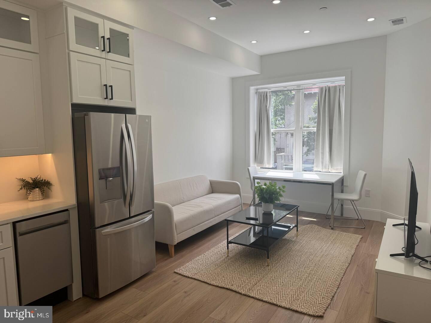 2517 ONTARIO ROAD NW 3