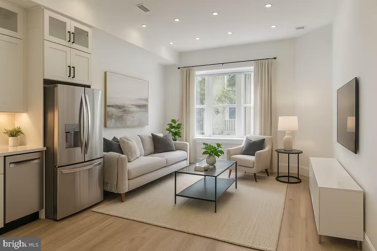 2517 ONTARIO ROAD NW 3