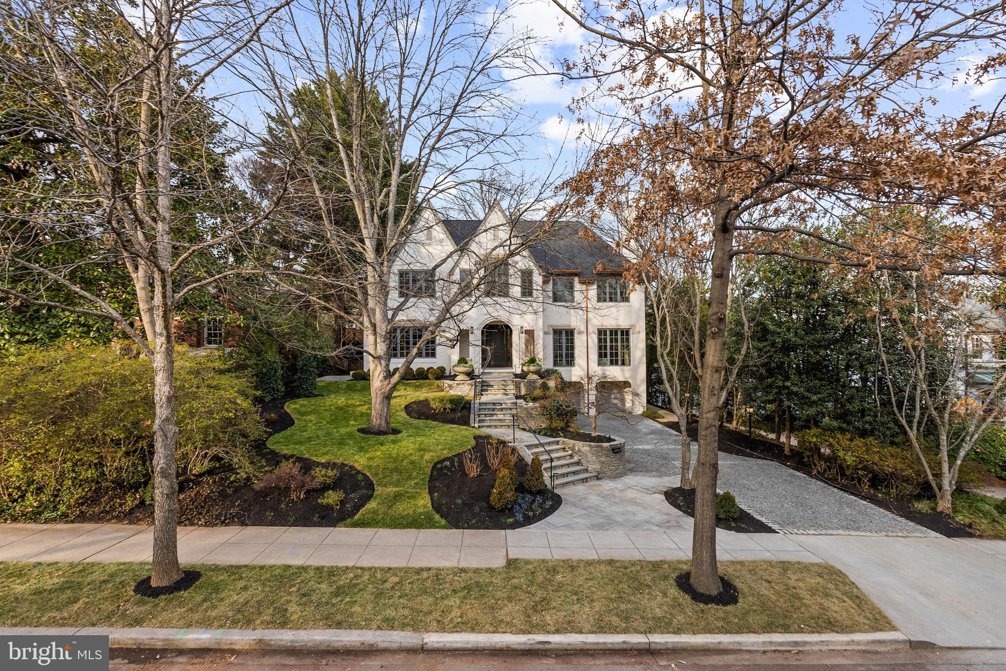 4433 CATHEDRAL AVENUE NW