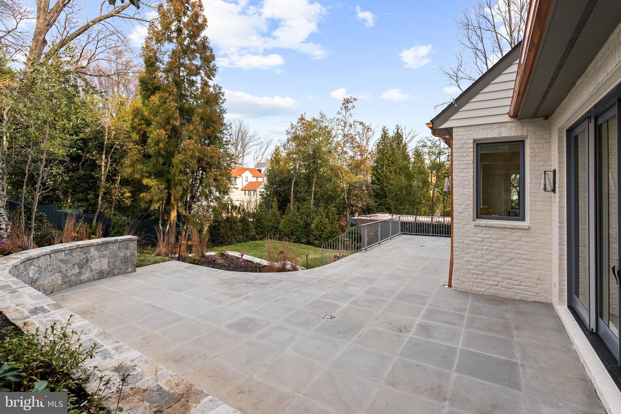 4433 CATHEDRAL AVENUE NW