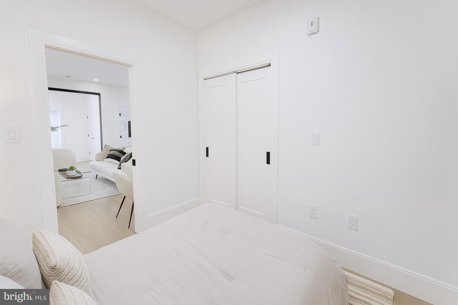 2517 ONTARIO ROAD NW 1