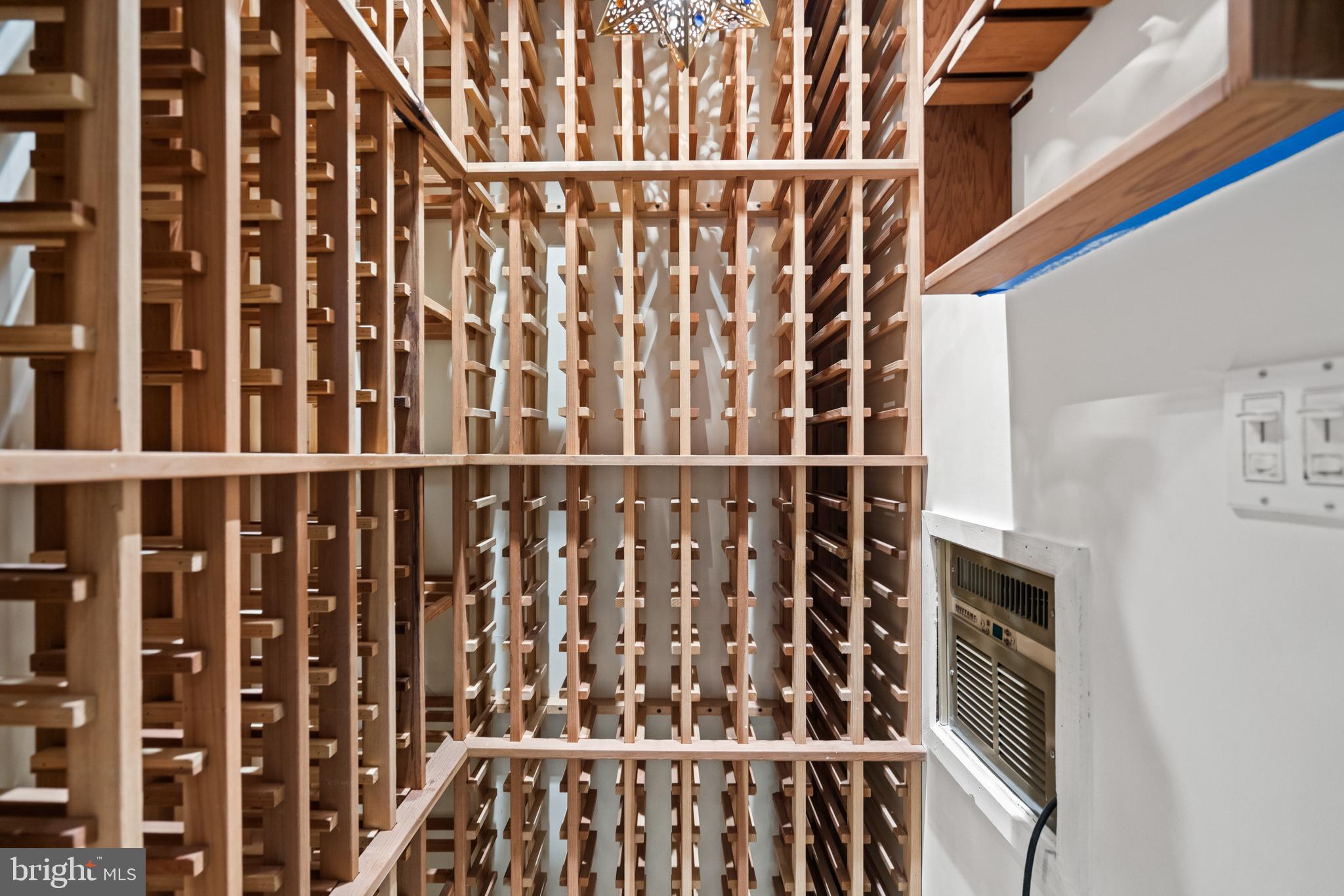 2214 WYOMING AVENUE NW