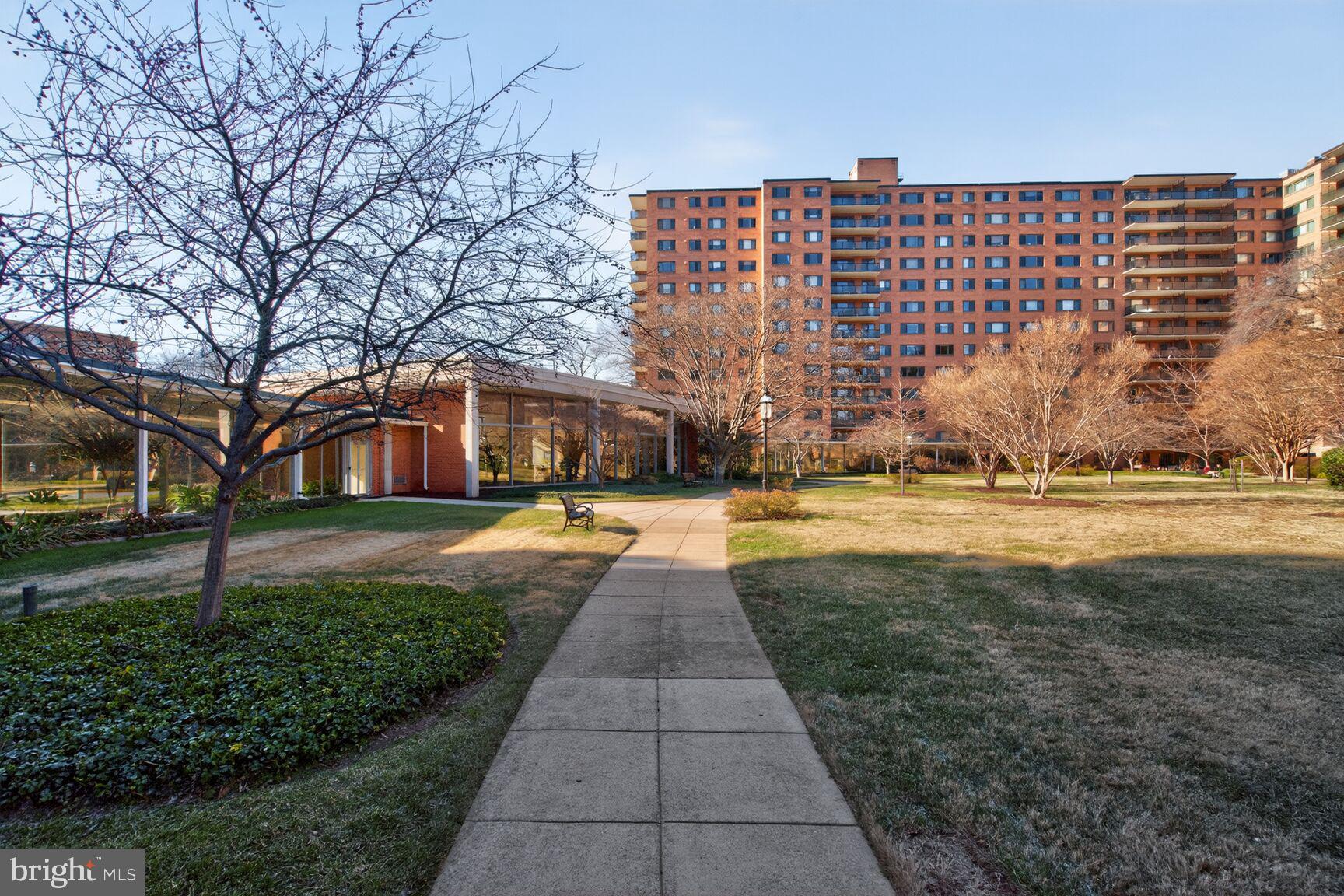 4201 CATHEDRAL AVENUE NW 601E