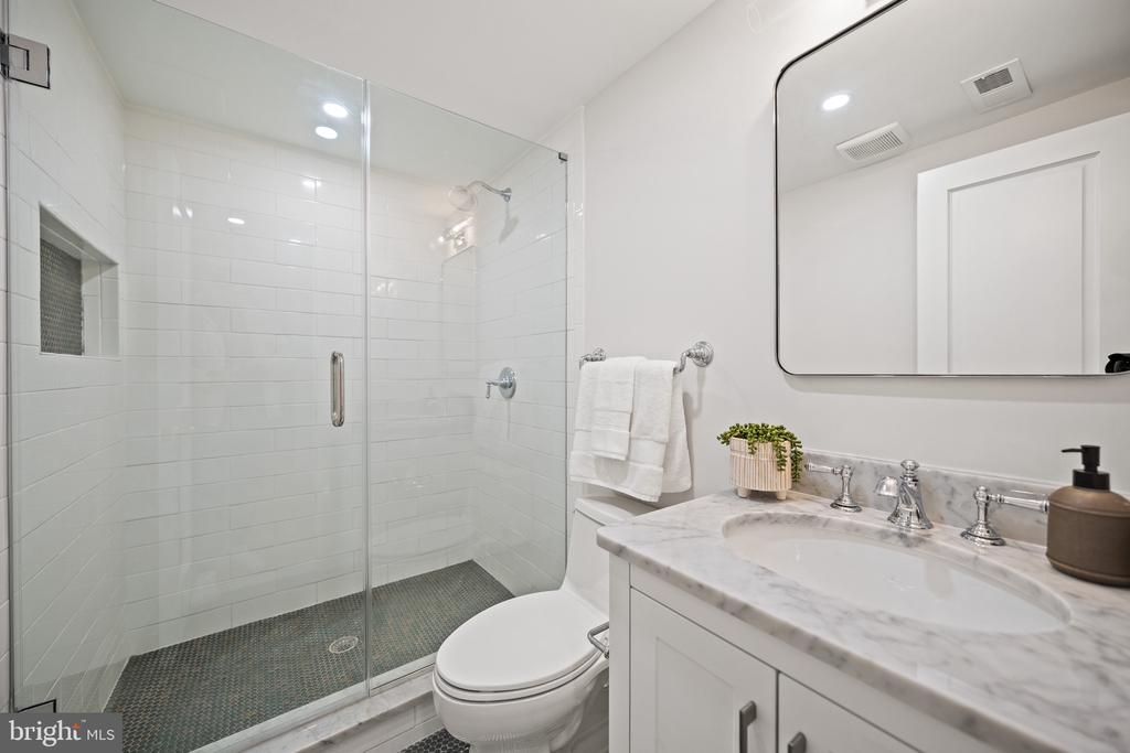 2602 36TH PLACE NW