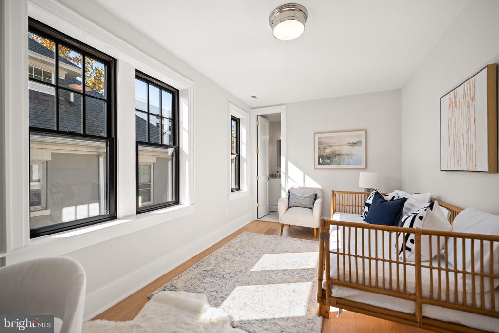 2602 36TH PLACE NW