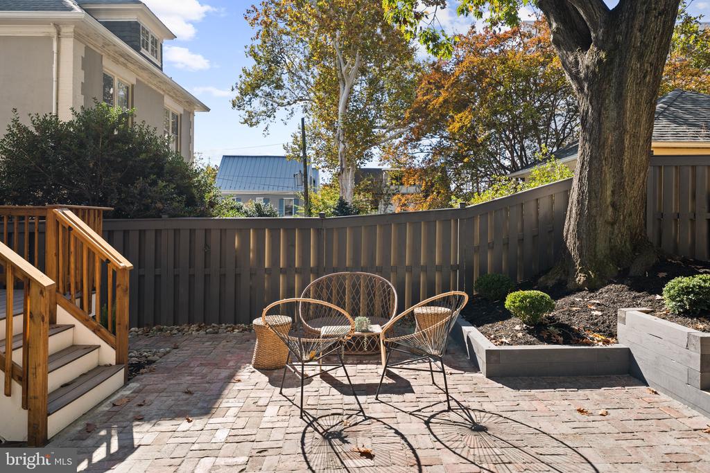 2602 36TH PLACE NW