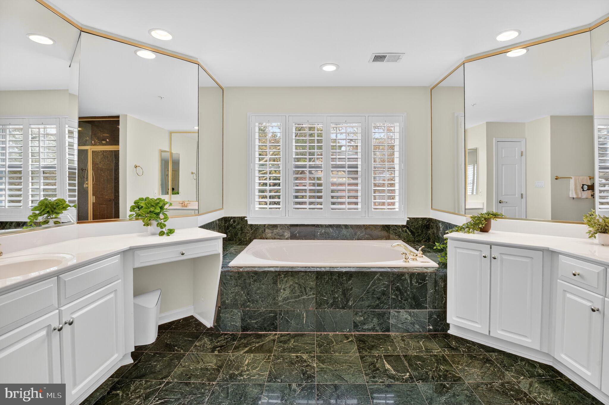 4015 MANSION DRIVE NW