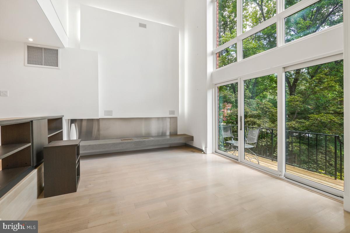 3927 GEORGETOWN COURT NW