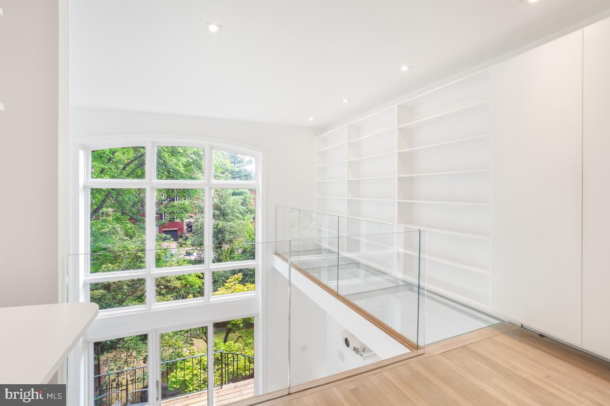 3927 GEORGETOWN COURT NW