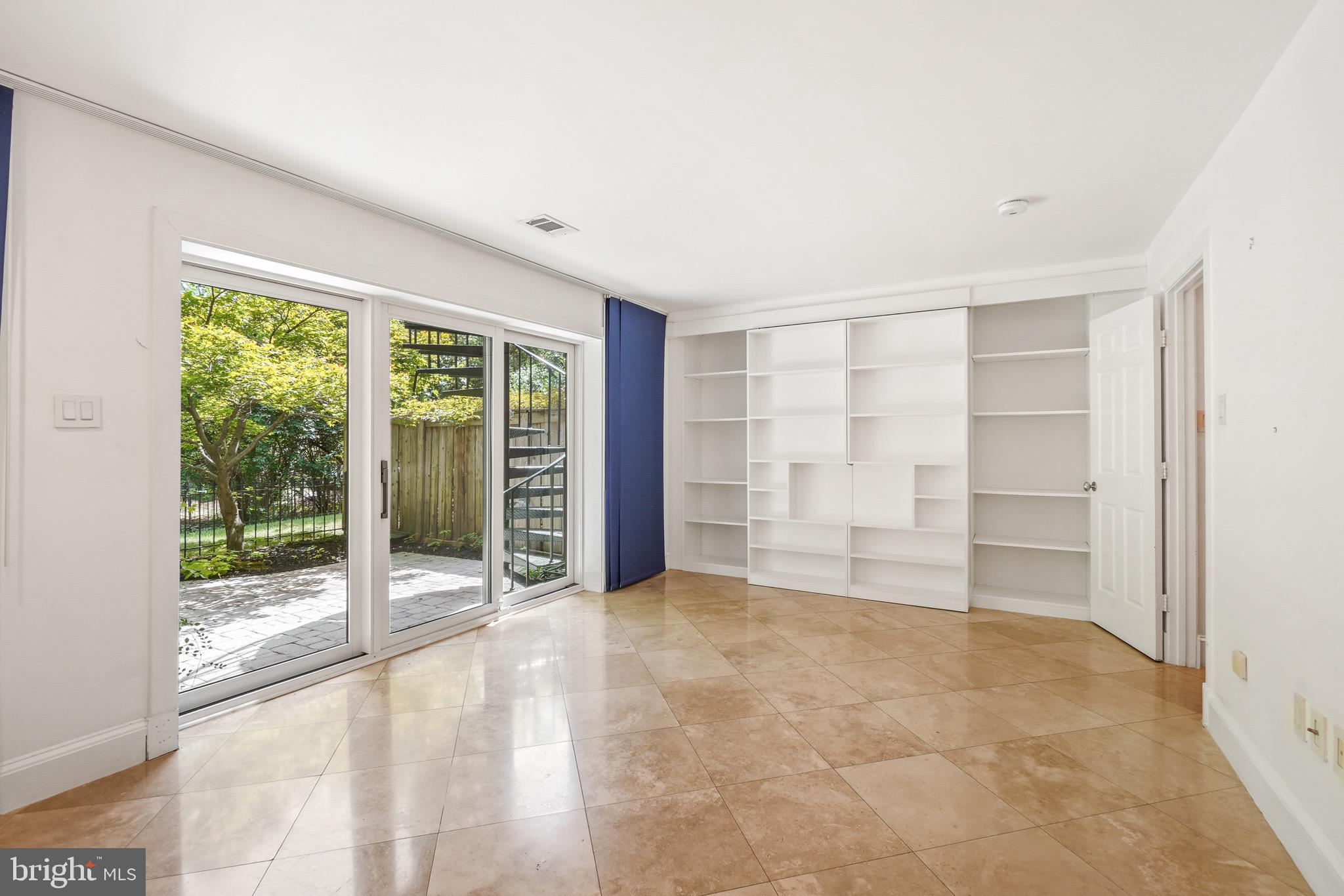 3927 GEORGETOWN COURT NW