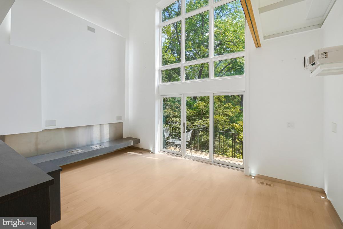 3927 GEORGETOWN COURT NW