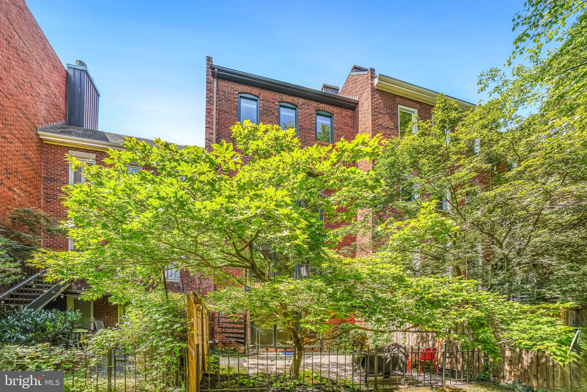 3927 GEORGETOWN COURT NW