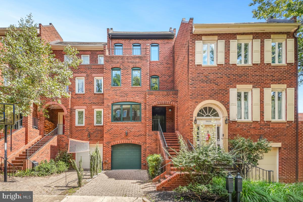 3927 GEORGETOWN COURT NW