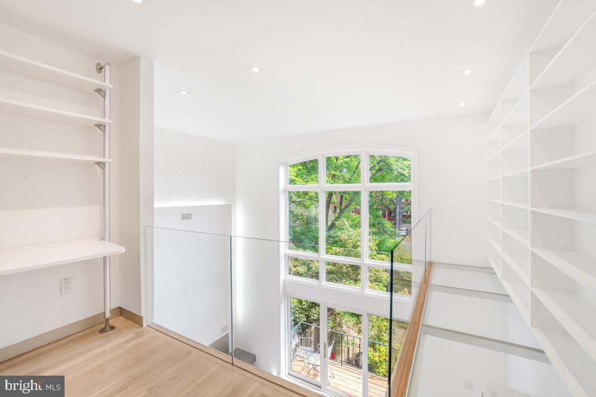 3927 GEORGETOWN COURT NW