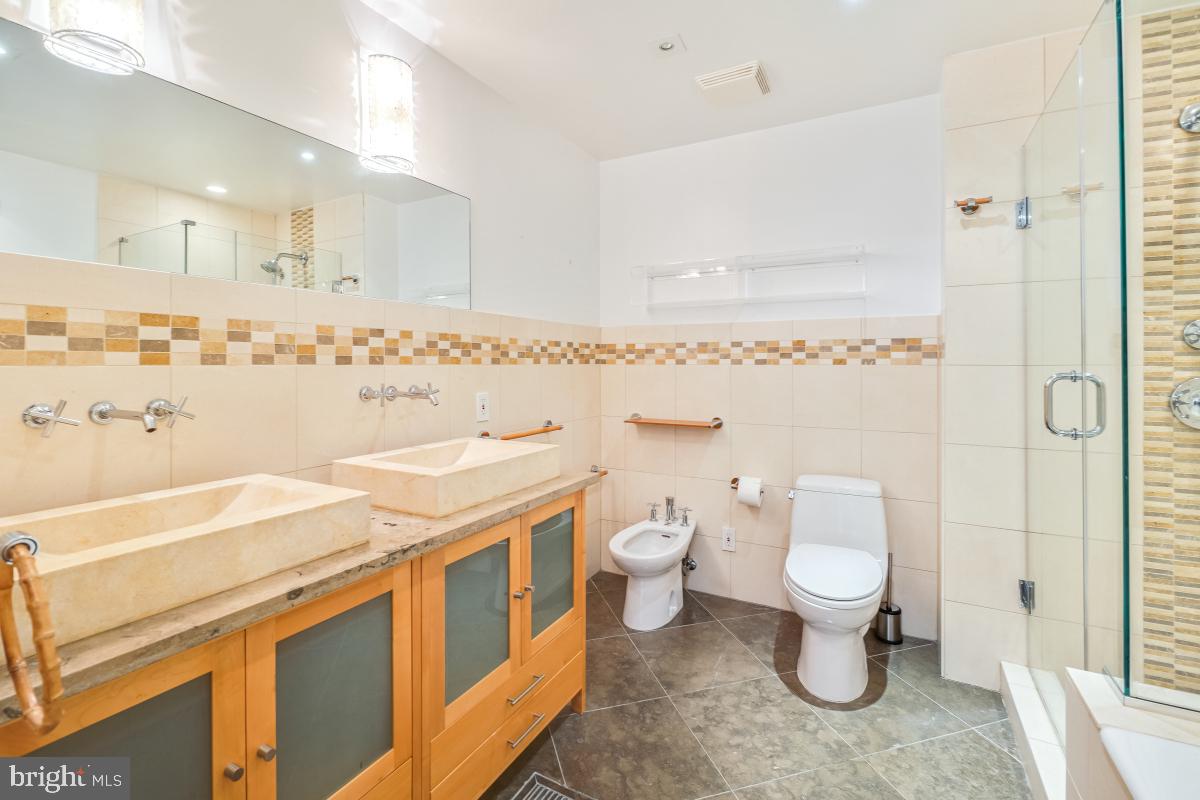 3927 GEORGETOWN COURT NW