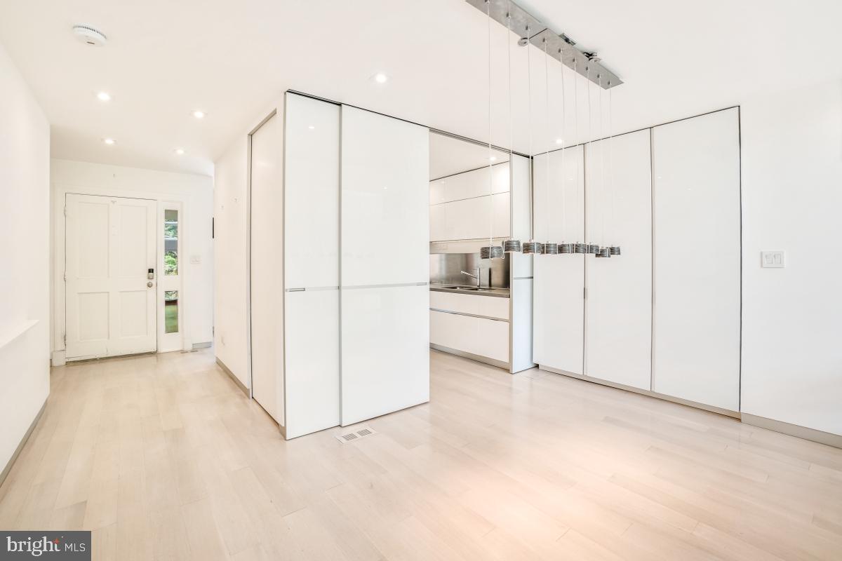 3927 GEORGETOWN COURT NW