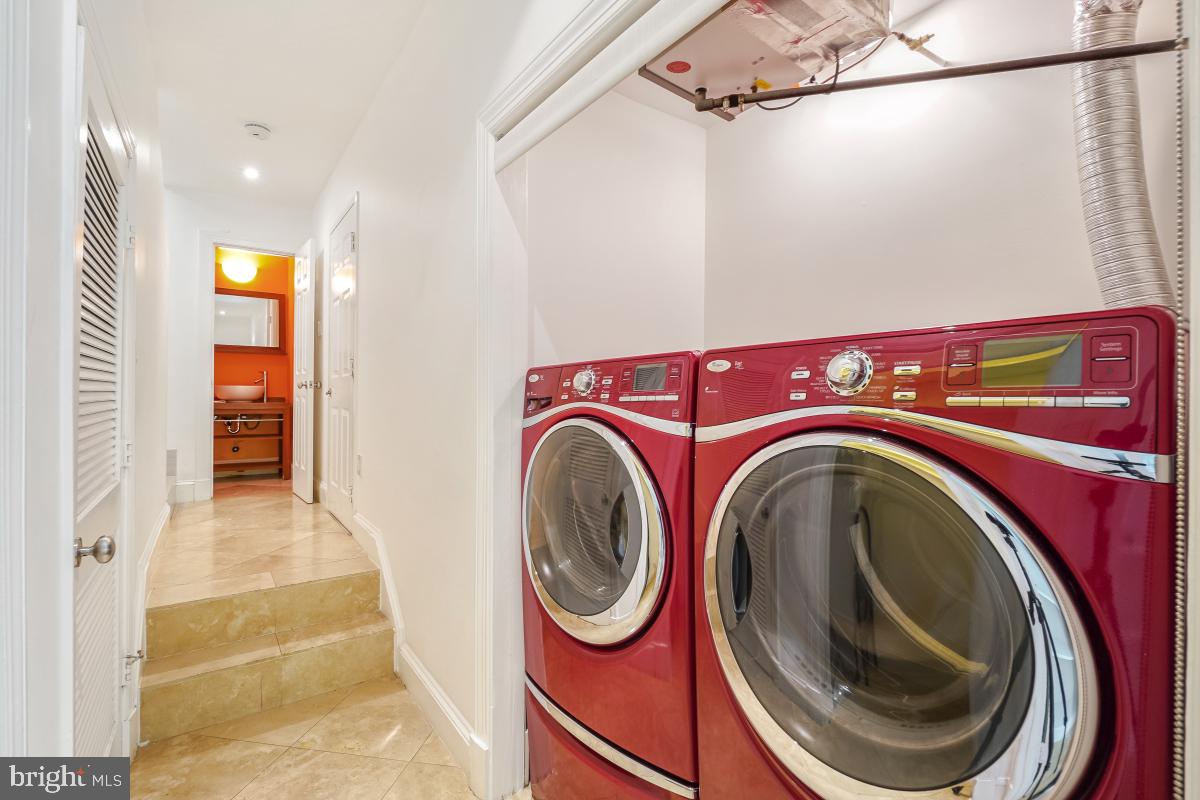 3927 GEORGETOWN COURT NW