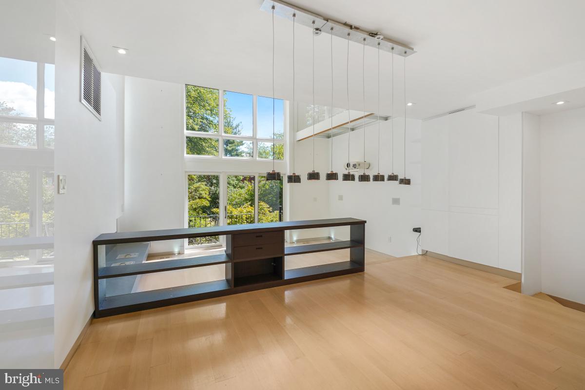 3927 GEORGETOWN COURT NW