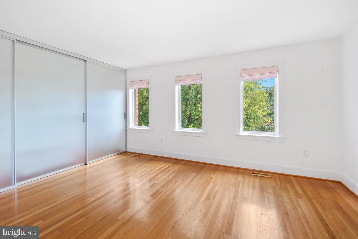 3927 GEORGETOWN COURT NW