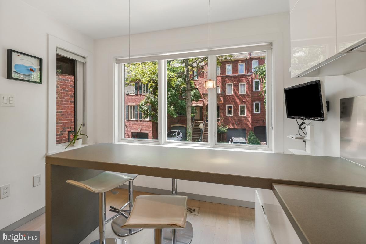 3927 GEORGETOWN COURT NW