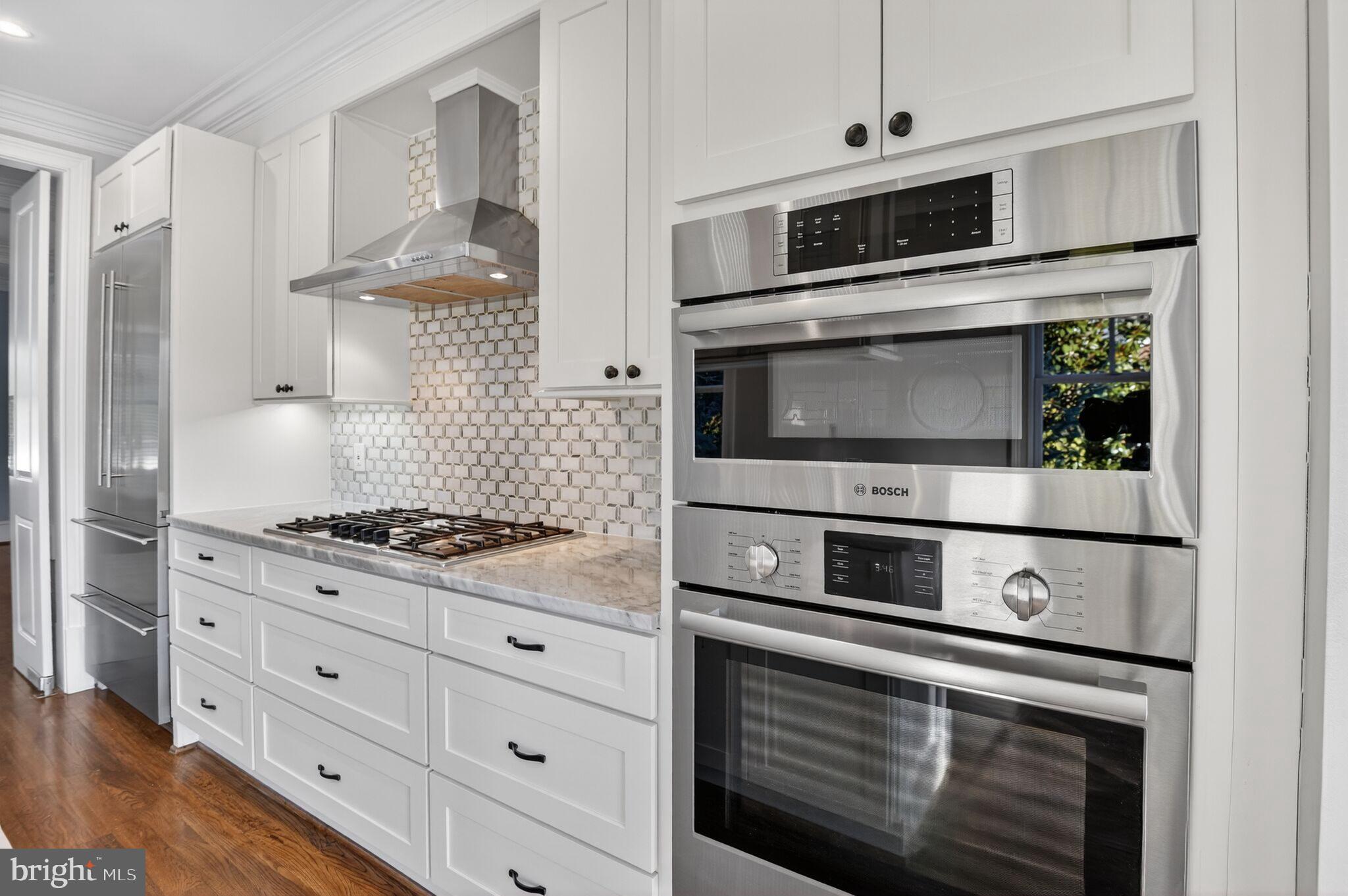 2820 BELLEVUE TERRACE NW