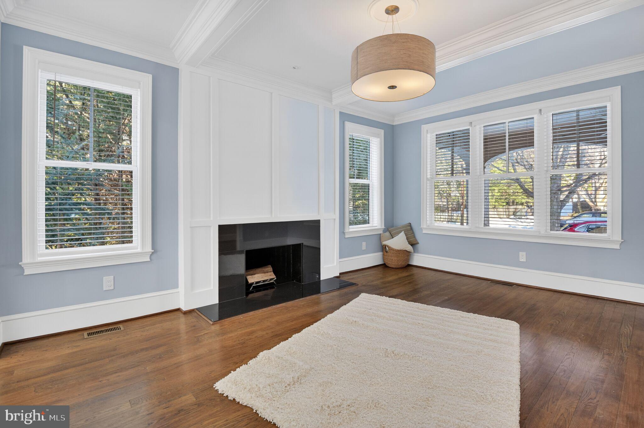 2820 BELLEVUE TERRACE NW