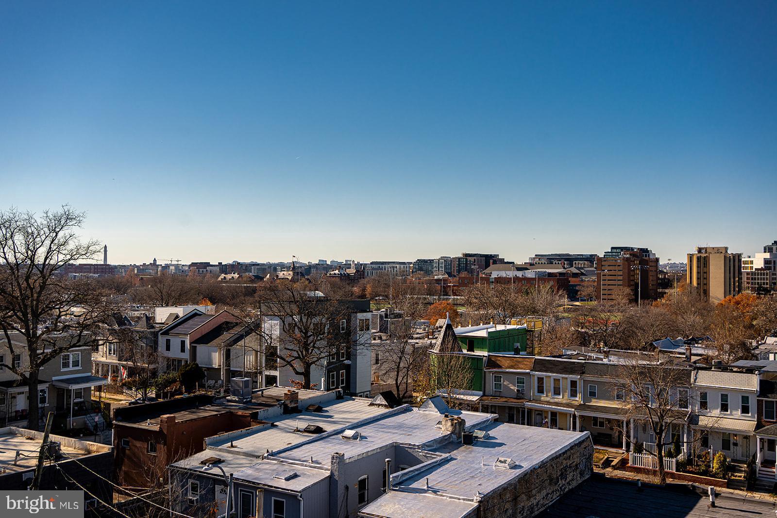 1215 HOLBROOK TERRACE NE 2