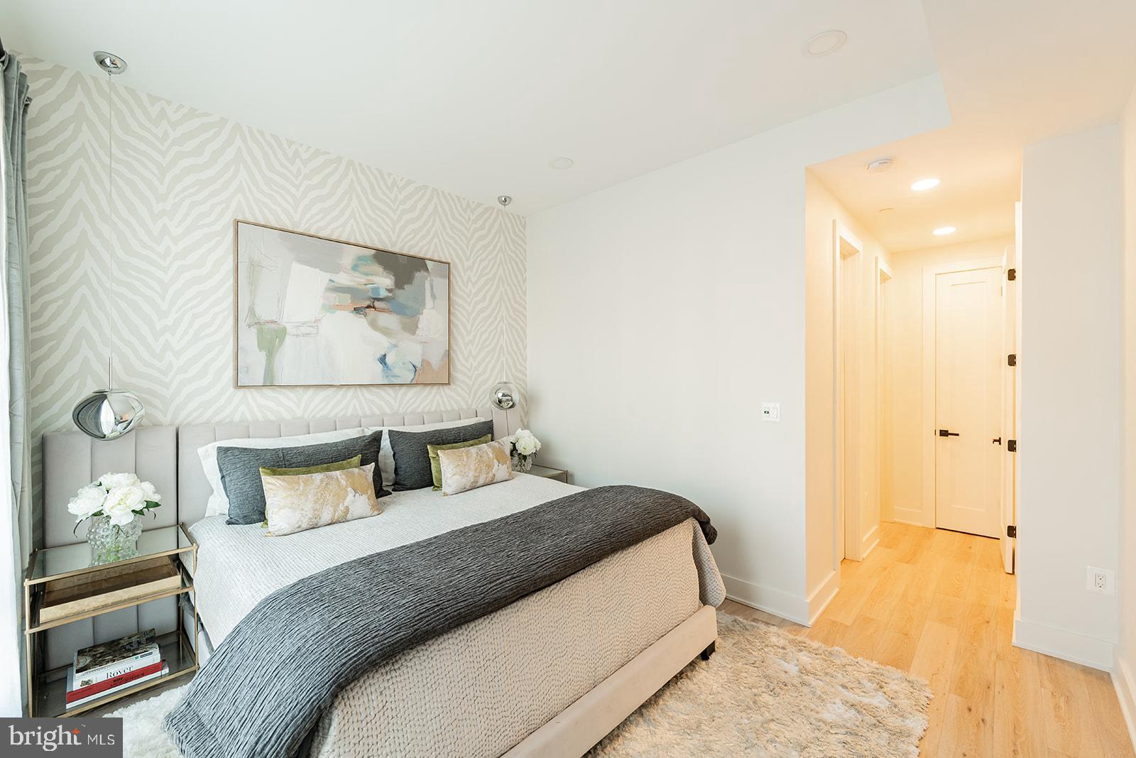 1215 HOLBROOK TERRACE NE 2