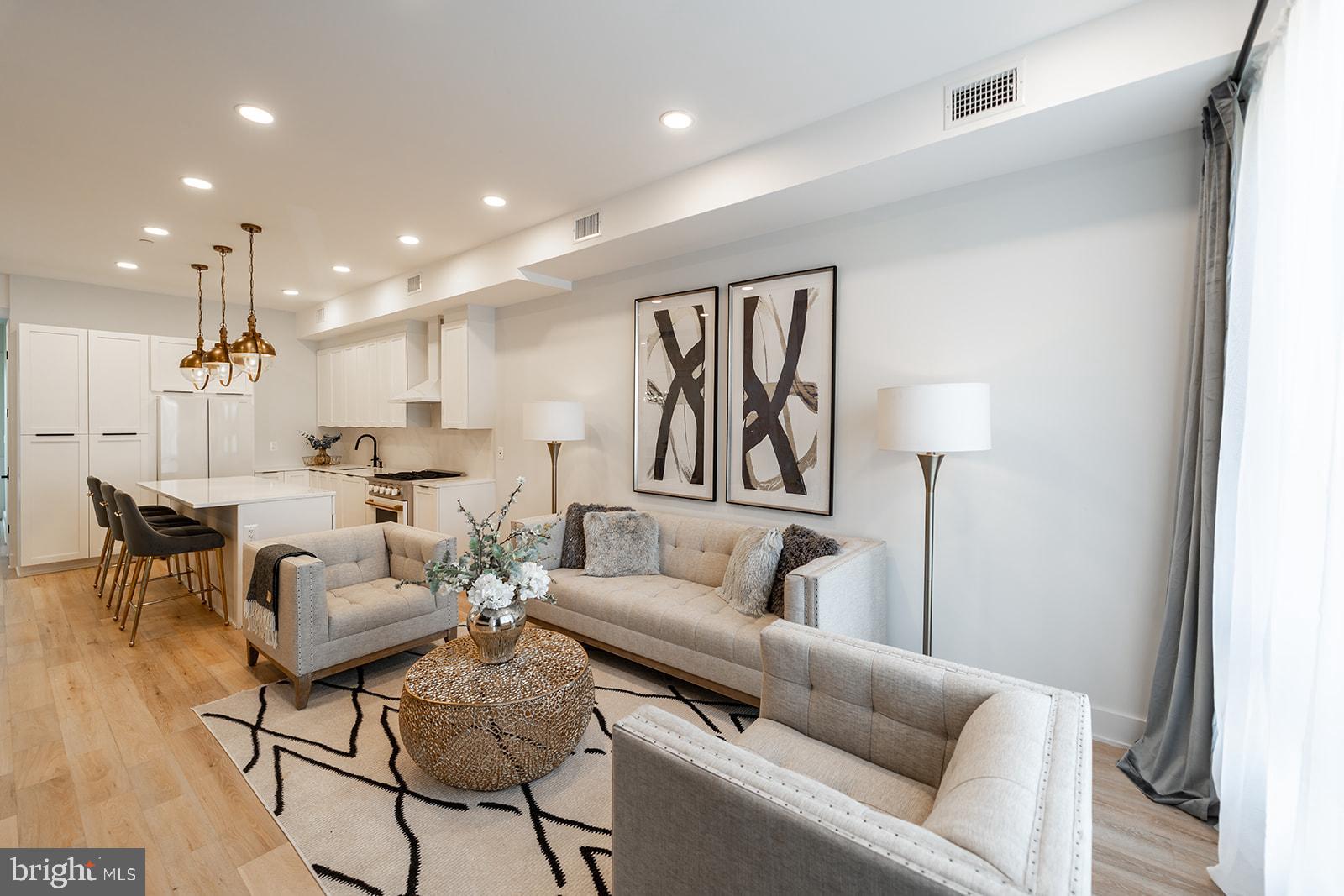 1215 HOLBROOK TERRACE NE 2