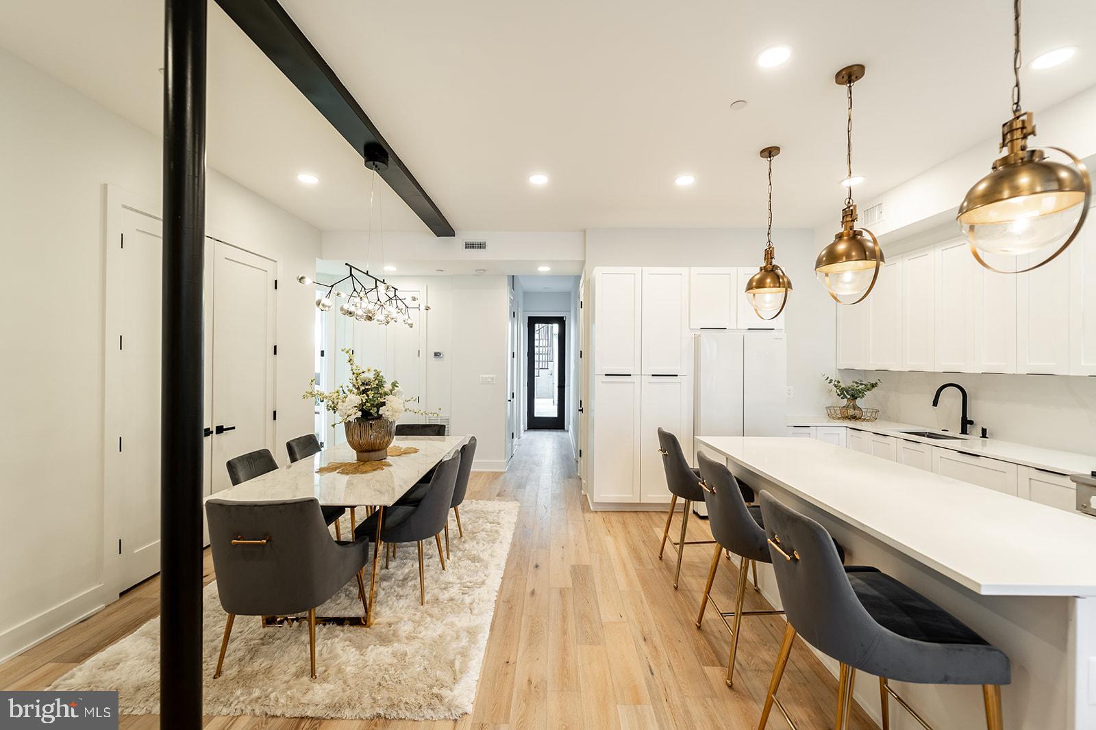 1215 HOLBROOK TERRACE NE 2