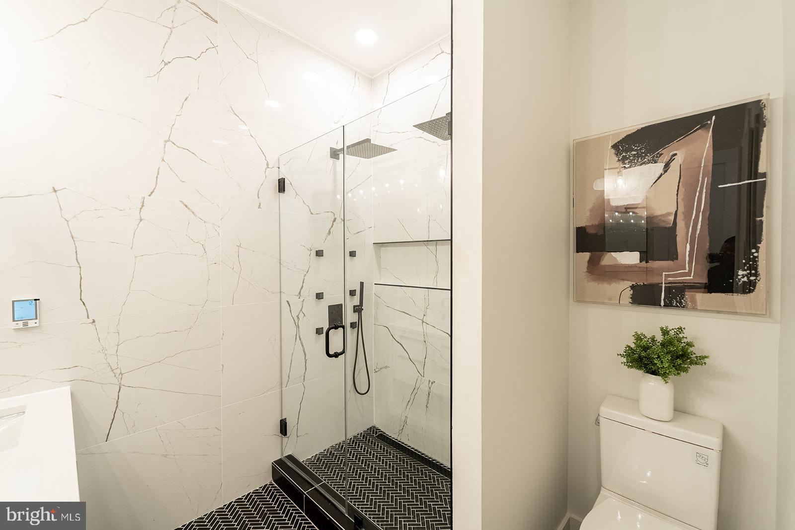 1215 HOLBROOK TERRACE NE 2