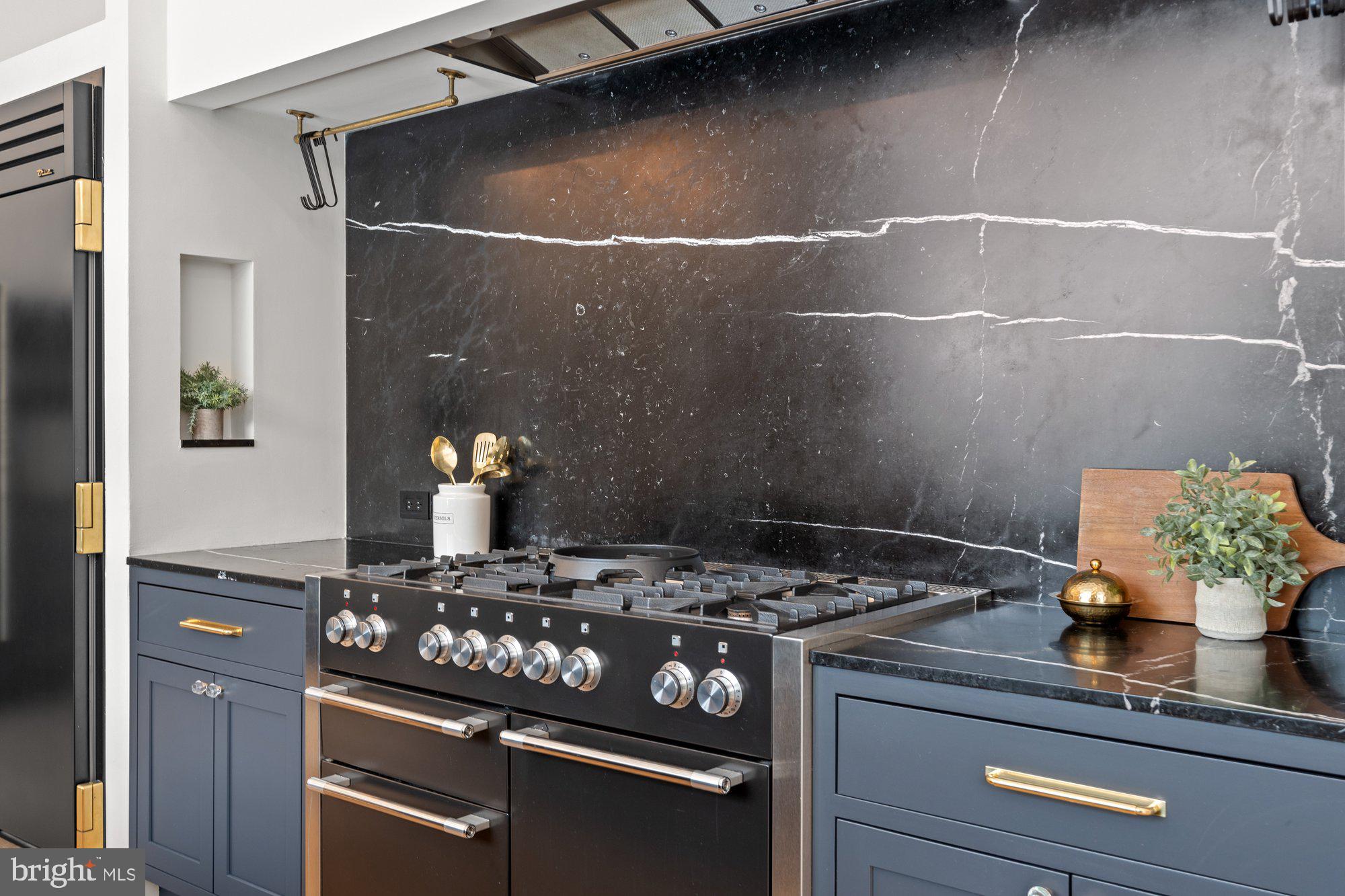 4929 LOWELL STREET NW