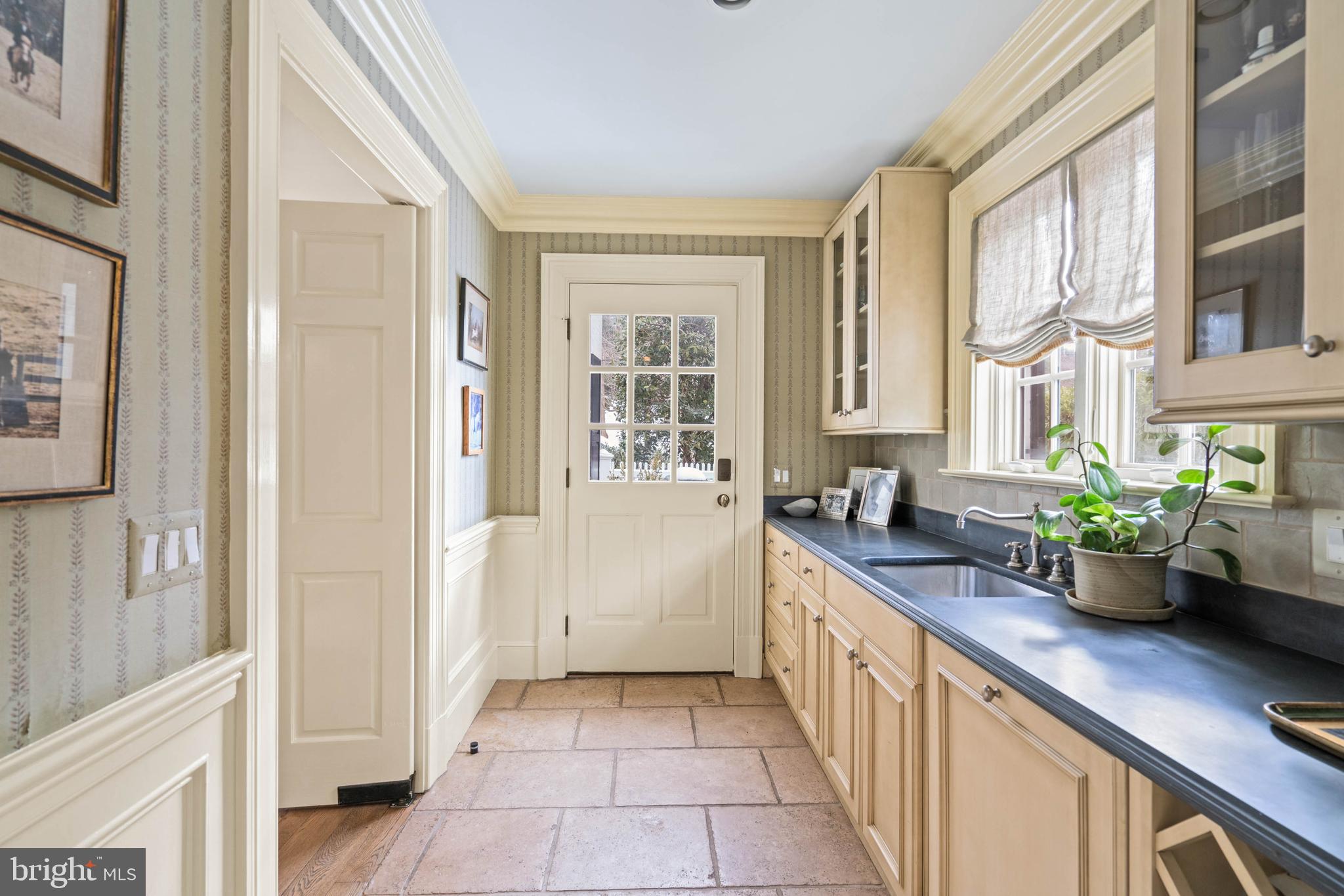 4641 DEXTER STREET NW