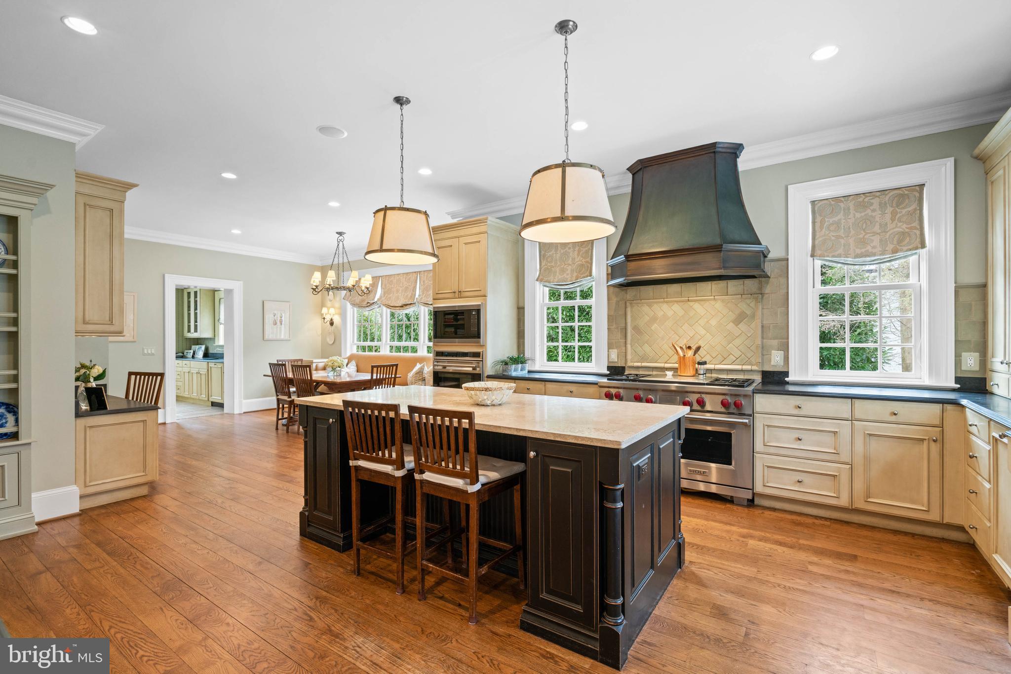 4641 DEXTER STREET NW